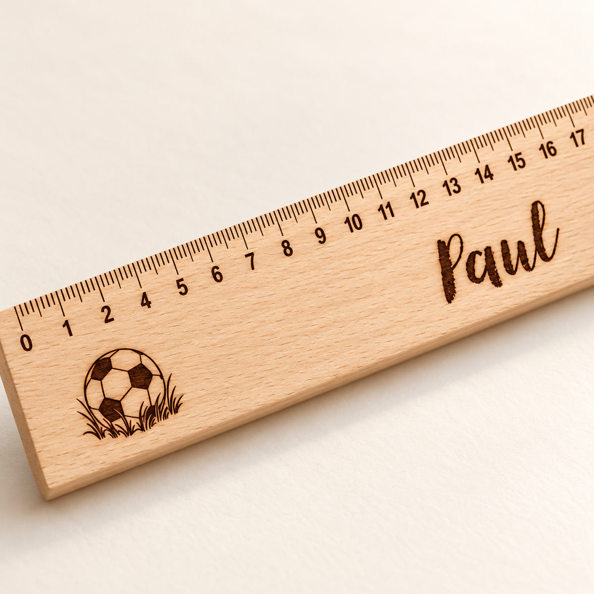 MUCKKI-PRO:1f85fba938faa19e610aaa231232dba655be2fdc8a62561a126c2ae93d4002ad:Lineal Holz personalisiert Fußball 5, 30cm