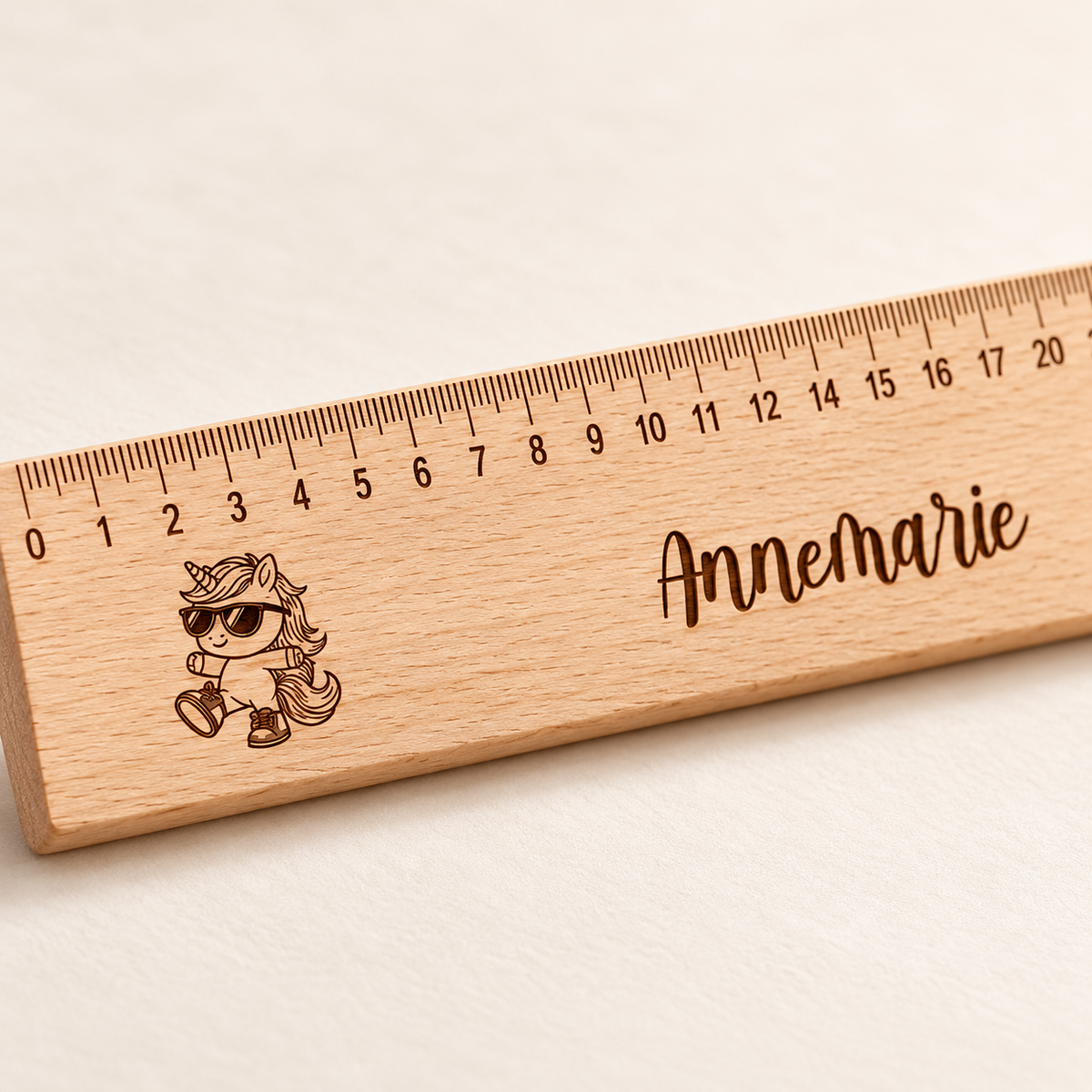 MUCKKI-PRO:7f3cb629aba2b453340b2129e434f58e18c4b3bb402adc259bba2604c9a67f44:Lineal Holz personalisiert Einhorn 11, 30cm