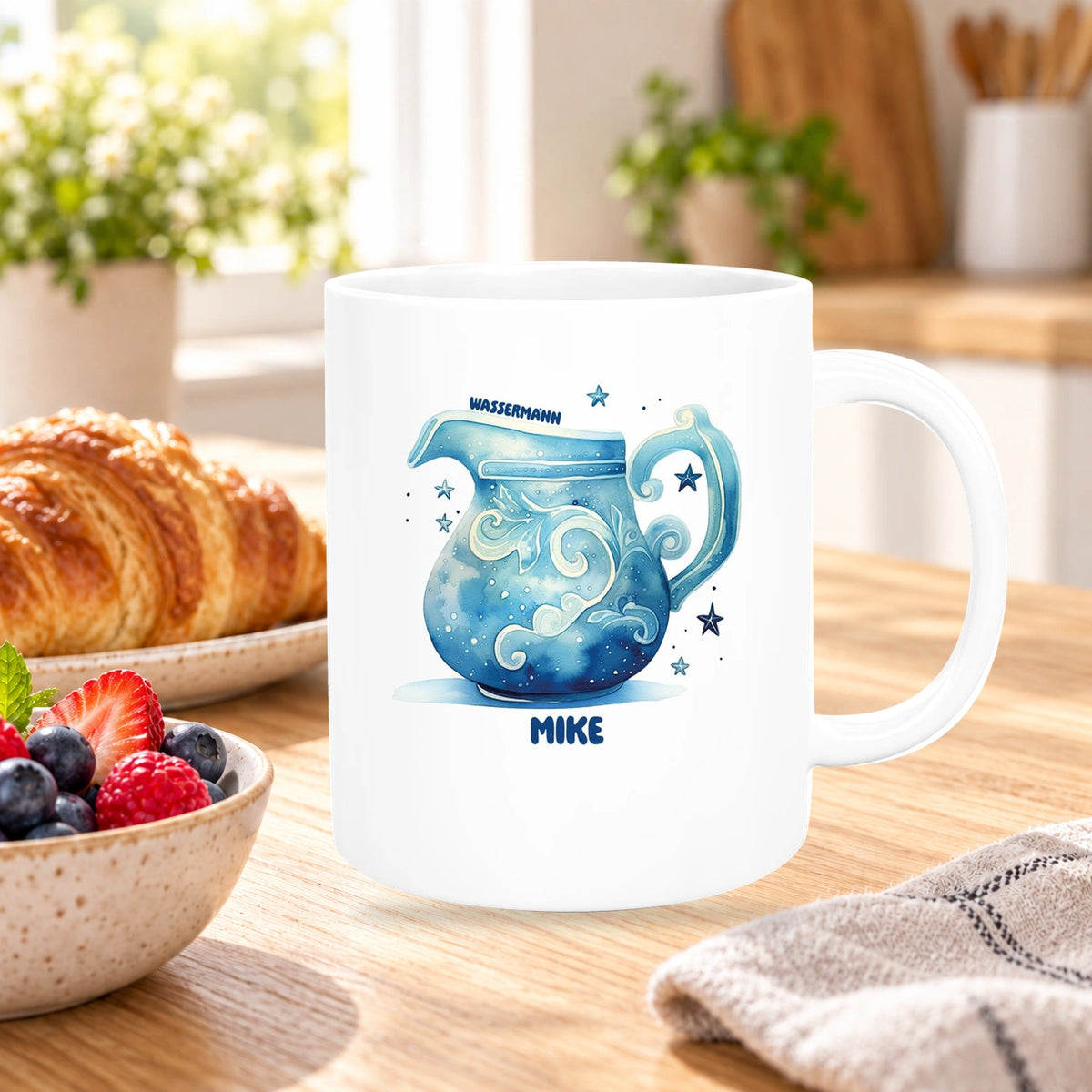 MUCKKI-PRO:09a574ac3520ca448140e646d6123be38956c669a3650f7afa4eb52cc51bab96:Tasse Sternzeichen Kinder Wassermann 1 Wunschname Keramik Kinderbecher personalisiert versch. Farben