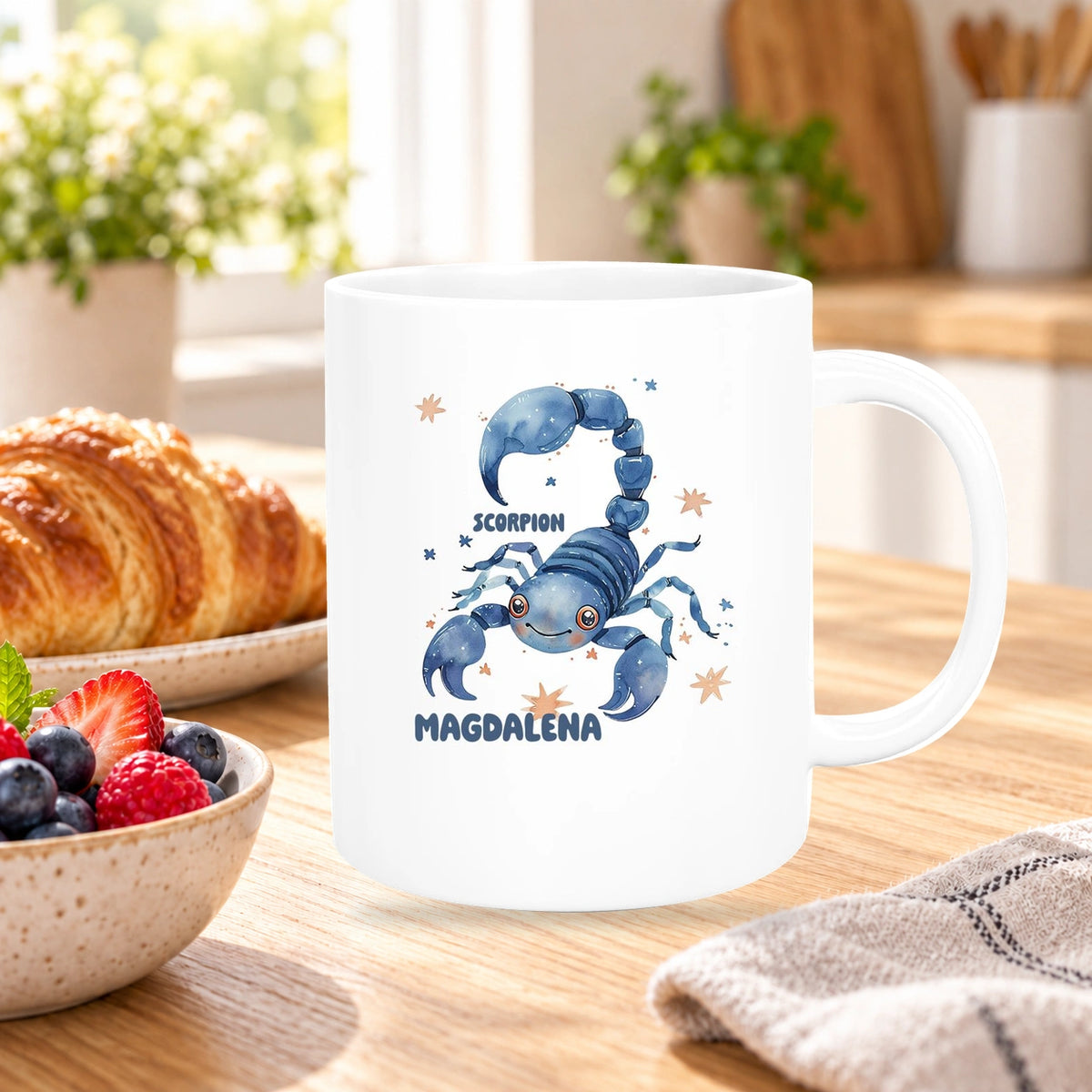 MUCKKI-PRO:ba20d9e9c6ab6abc70862bdd6af4536737962ab24536adcf4aa9048783539173:Tasse Sternzeichen Kinder Skorpion 1 Wunschname Keramik Kinderbecher personalisiert versch. Farben