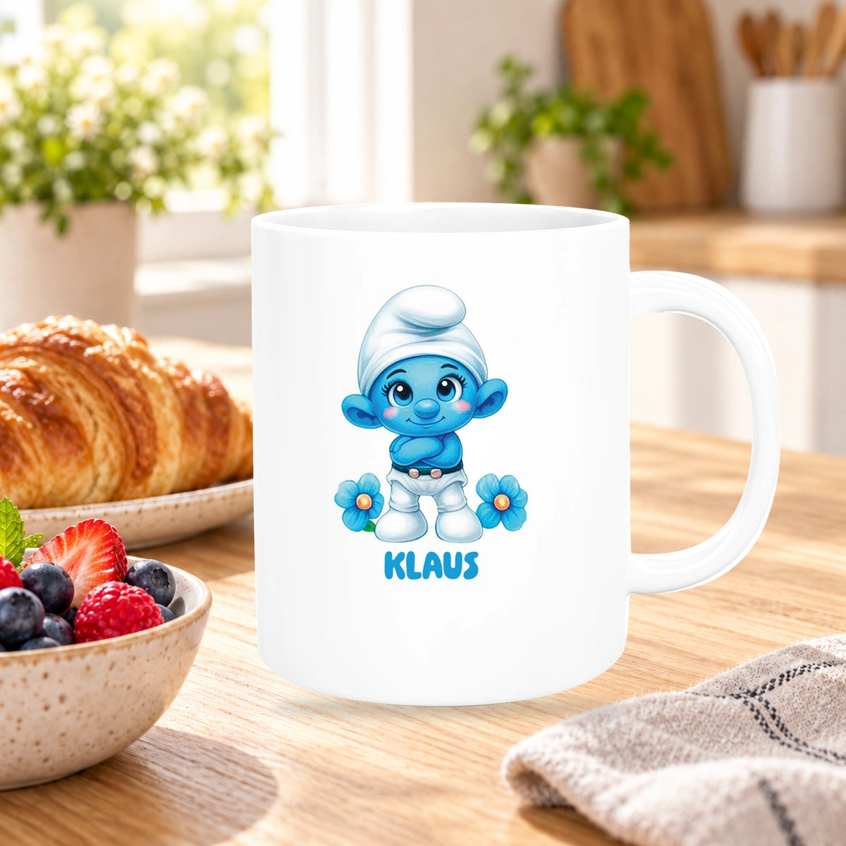 MUCKKI-PRO:c9d43ba63c9dcd6cc7d9552016fc671194d136db9a4ffd6a464b71fc69e408a3:Tasse Kinder Schlumpf 3 Wunschname Keramik Kinderbecher personalisiert versch. Farben