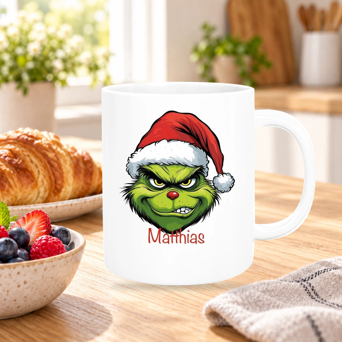 MUCKKI-PRO:62be985a3d5c6e01b3db45536d9cd4405c1acd3ada7ed4b905e0db920efe50c3:Tasse Wunschname Weihnachten Grinch 9 Keramik Kinderbecher versch. Farben