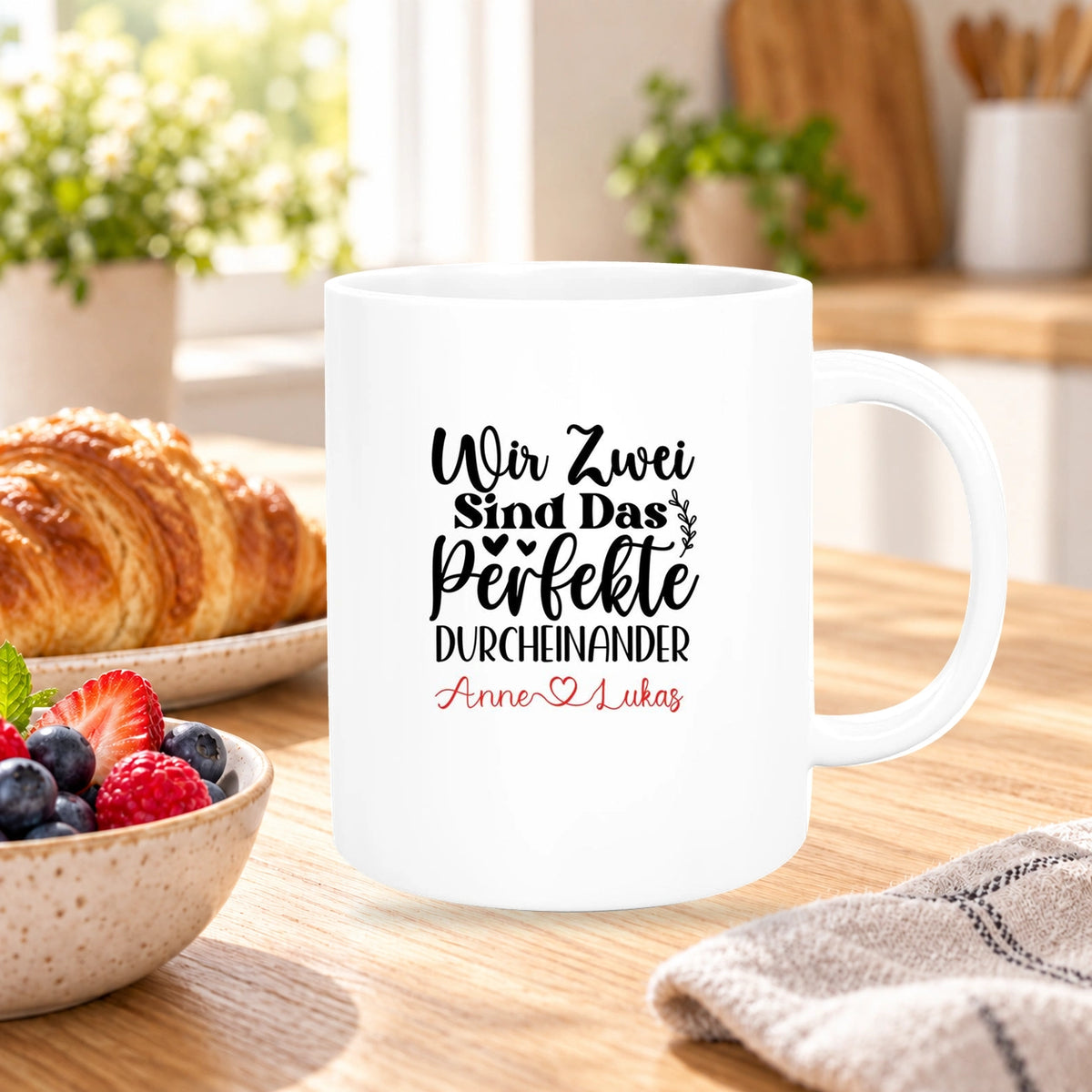 MUCKKI-PRO:94cea4e025b4eea7e304b8369586b950b640d18ad9523e51b26418bf0f4de56a:Tasse Liebe - "Wir Zwei sind das perfekte Durcheinander" Valentinstag Wunschnamen Keramik personalisiert versch. Farben