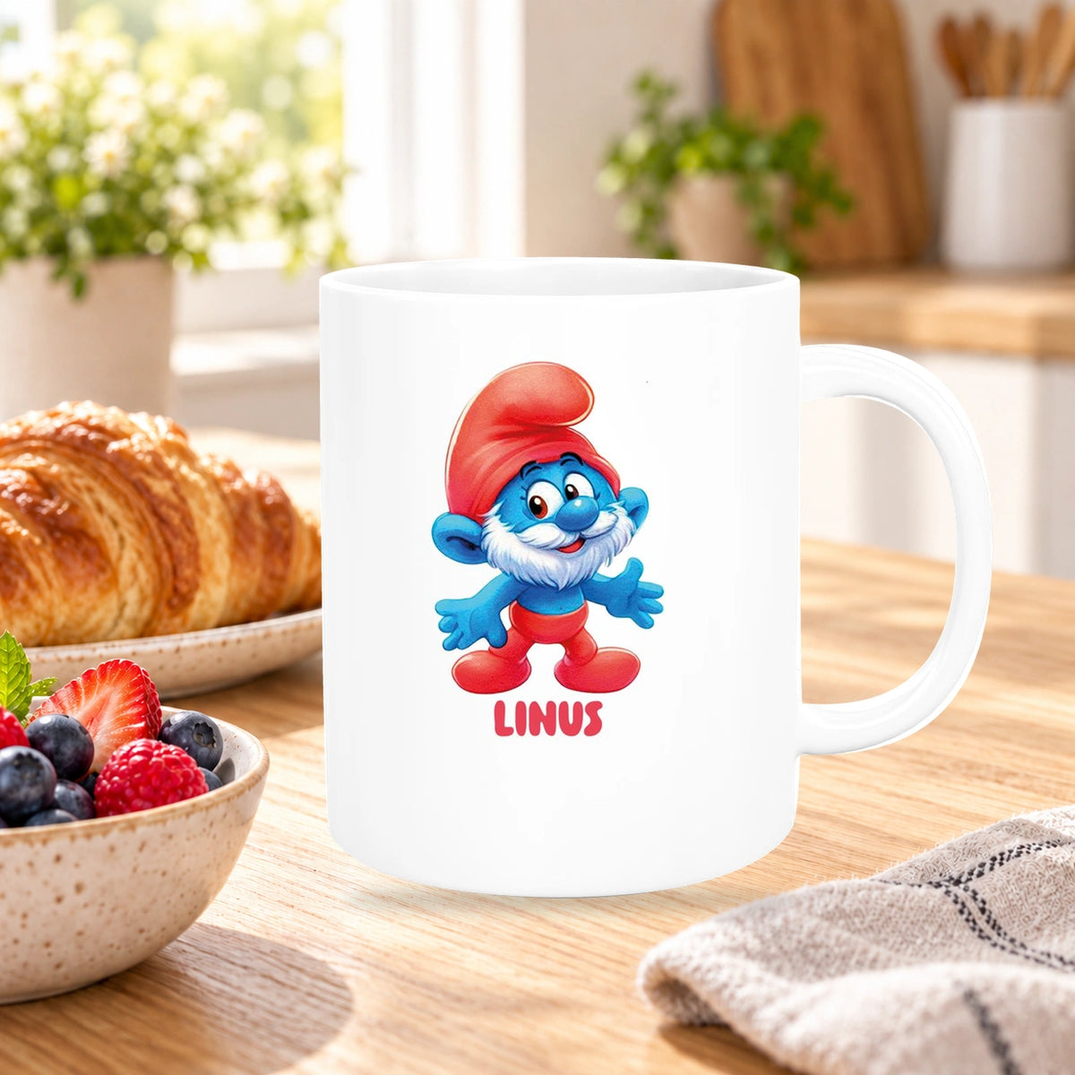MUCKKI-PRO:6f937fc50d086b205604a882cd2cfa889fa2015b6c86c9b5d2f15e1ce1fe9d97:Tasse Kinder Schlumpf 4 Papa Schlumpf Wunschname Keramik Kinderbecher personalisiert versch. Farben