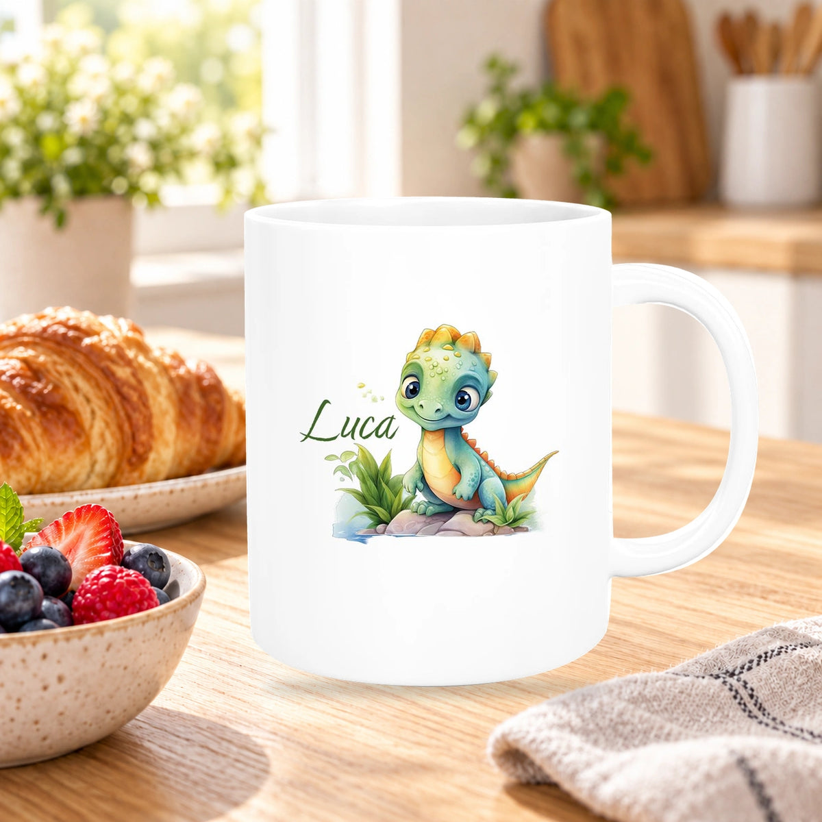 MUCKKI-PRO:3a67edcba2badf318ee529ca69433bb6922171bc894b7a1a40c494a086944e35:Tasse Dino 11 Wunschname Keramik Kinderbecher Personalisiert versch. Farben