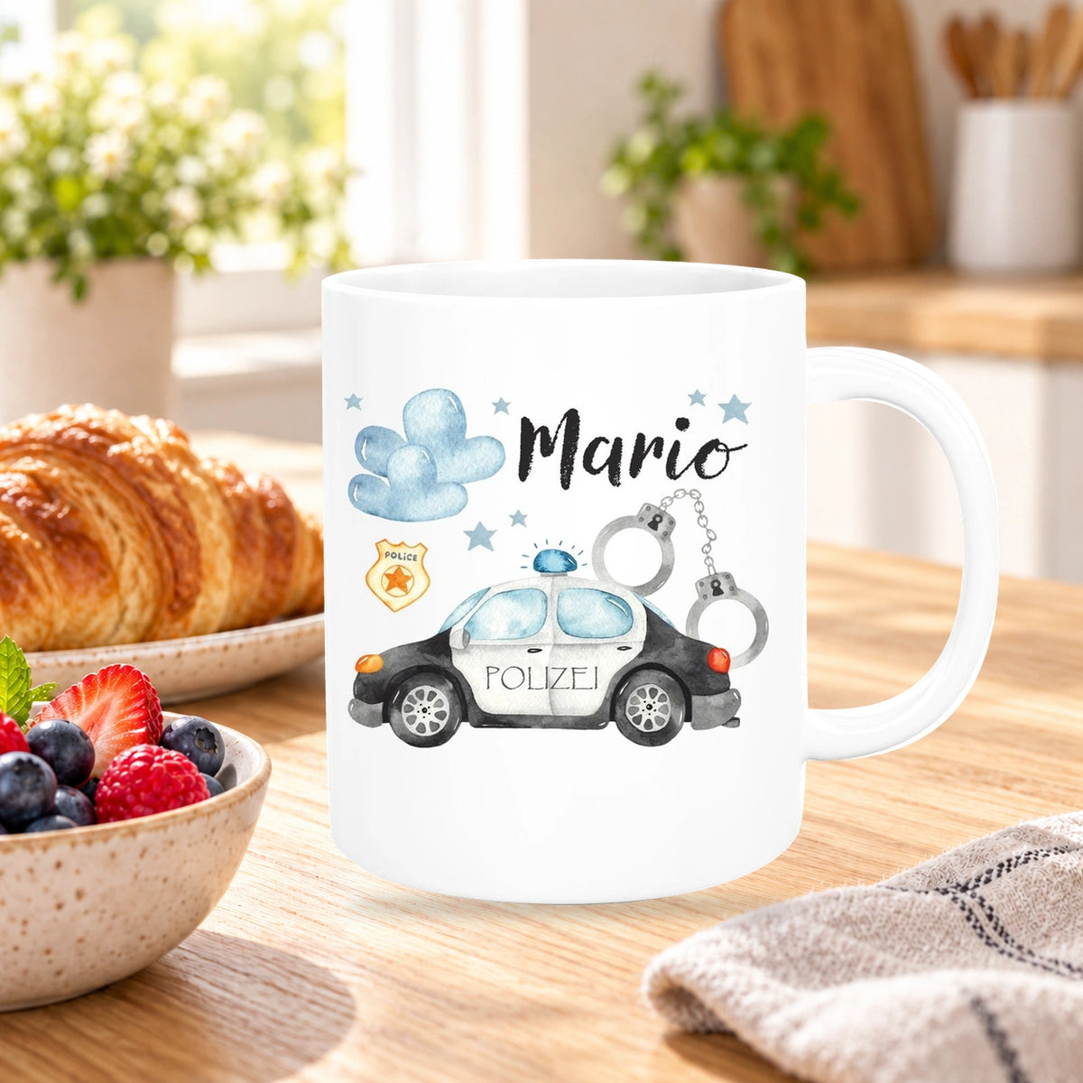 MUCKKI-PRO:6312617c765abe783d8832dbc0c77a967b535e7314eb0aae7207ee447fe84e58:Tasse Polizei 1 Wunschname Keramik Kinderbecher personalisiert versch. Farben