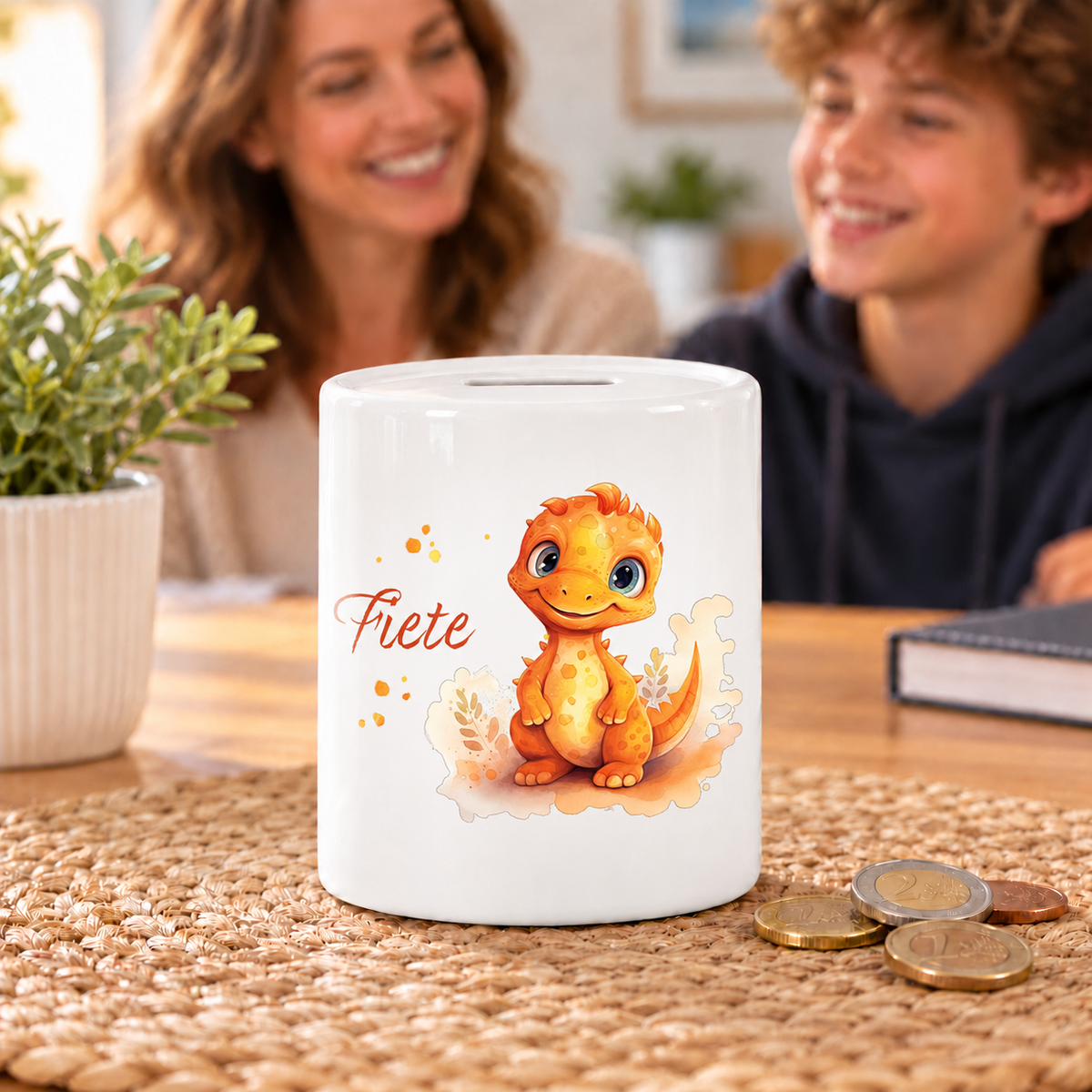 MUCKKI-PRO:b8066449edf03725ac850d95e95bc148888fb018560247ba938af741eafd7d72:Spardose mit Wunschname Dino 10 personalisiert