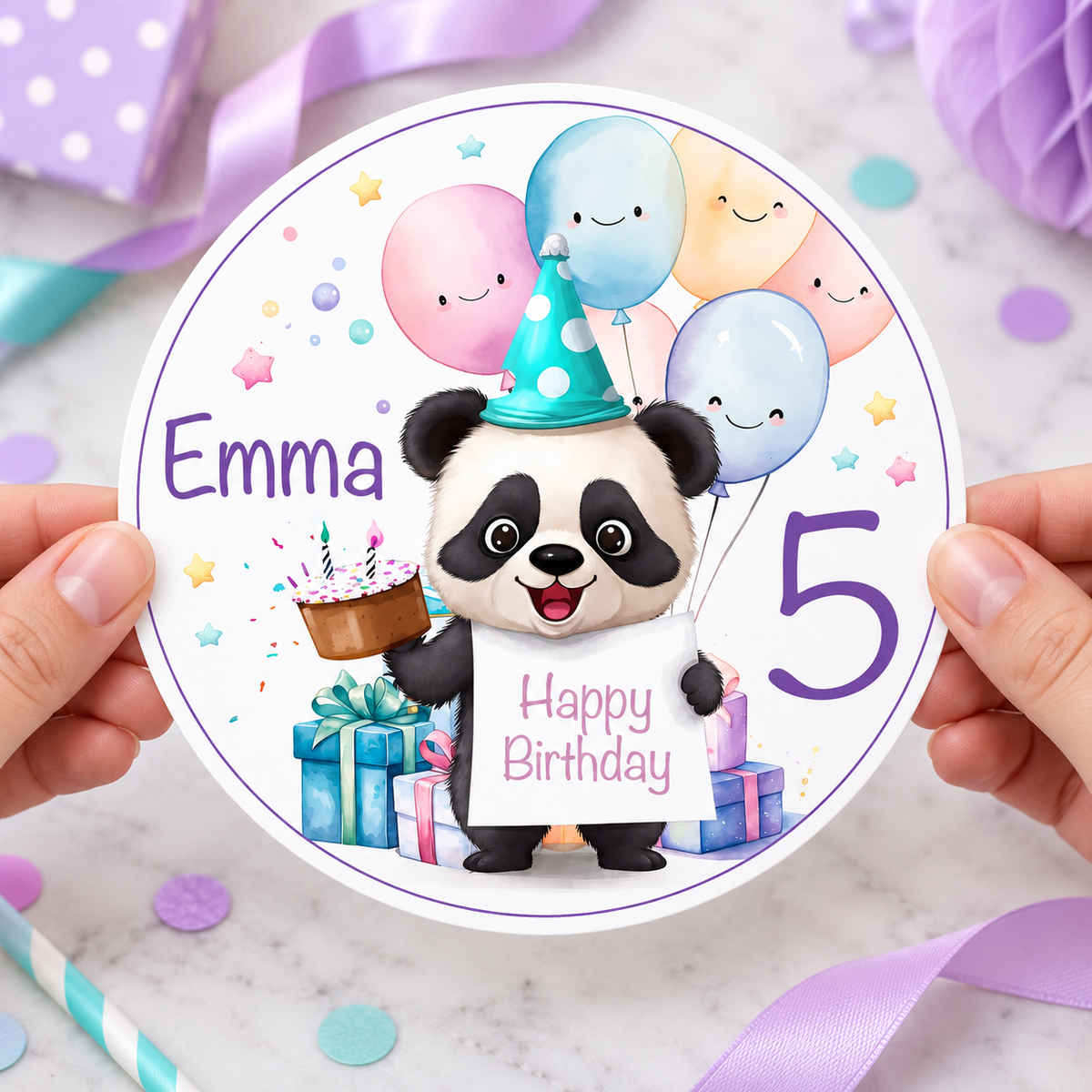MUCKKI-PRO:c2b24ed56a0fffd6cd81bd972d648070616fe9867ff580cbdc2cb7ef31532b60:Tortenaufleger Geburtstag Panda 2 Name & Zahl (20cm)