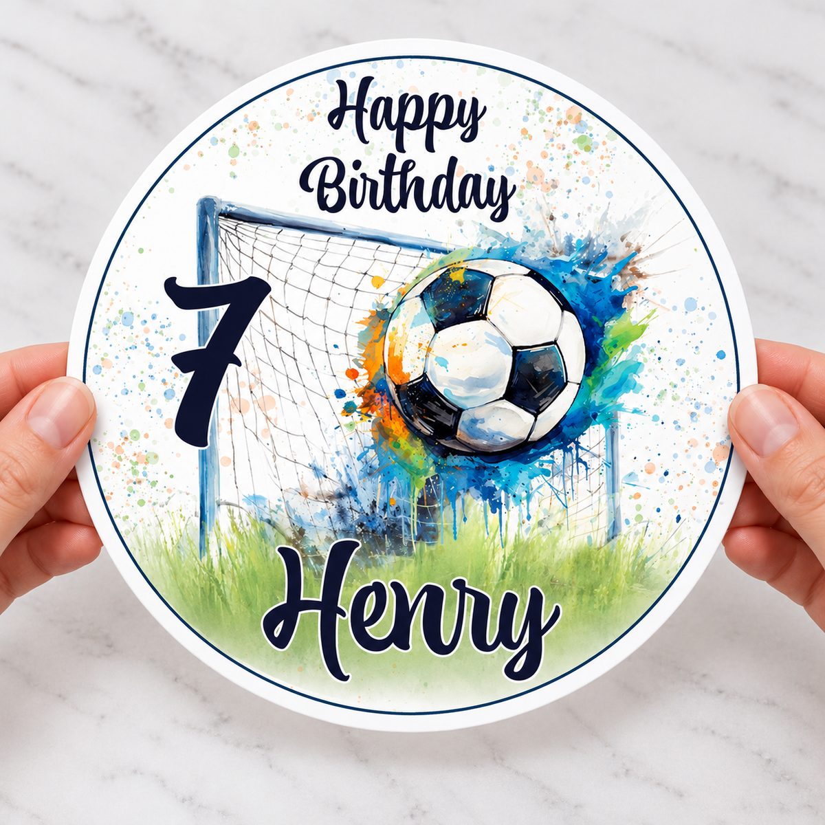 MUCKKI-PRO:bbbce73e86ffceee01bb5113a261d788430fda975ceea2fab345948236d0d392:Tortenaufleger Geburtstag Fußball 9 Personalisiert Name & Zahl (20cm)
