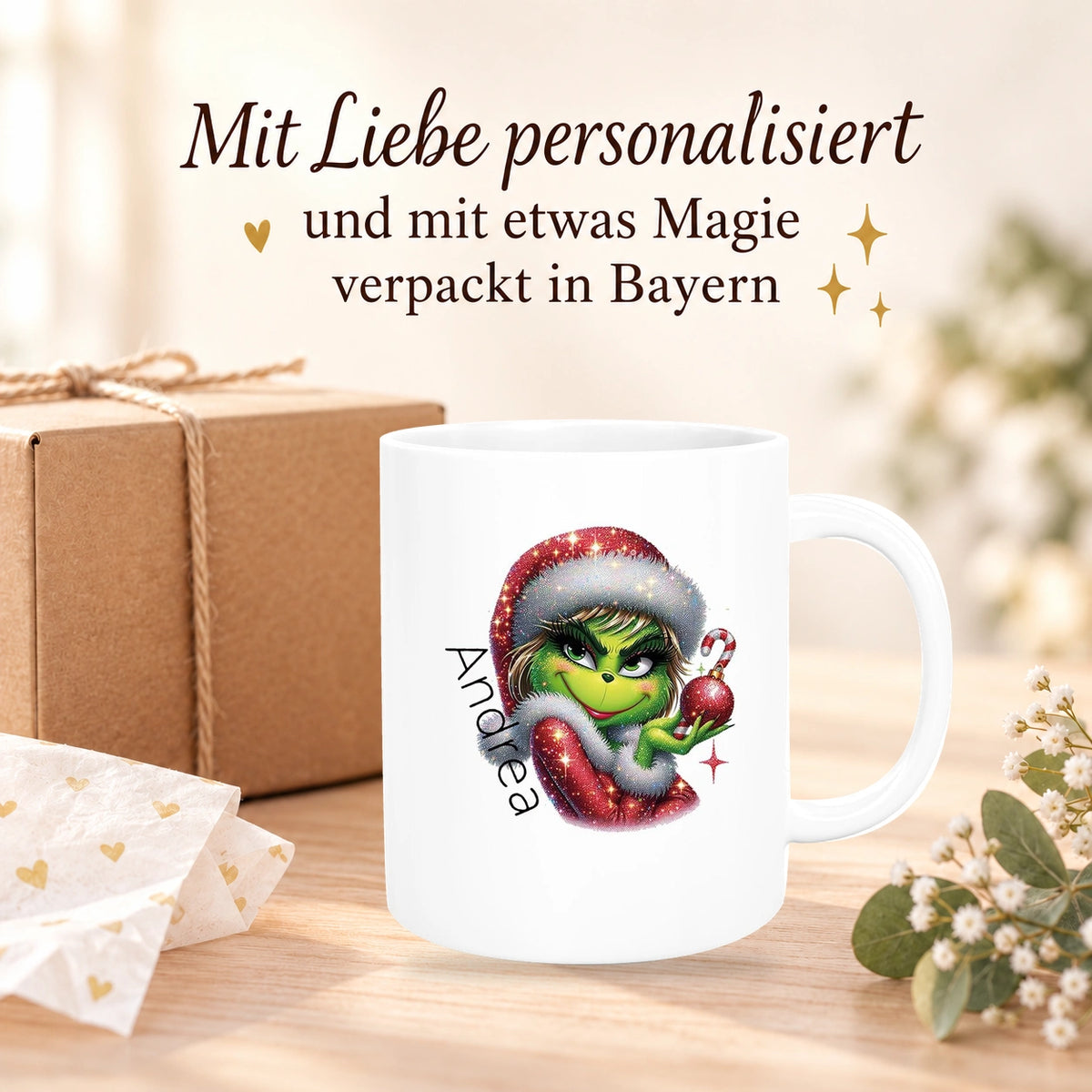 MUCKKI-PRO:027a93296b5a72507c94b6a2bd6d275407c0c1b5ed9876bc584e295a2c57fd01:Tasse Wunschname Weihnachten Lady-Grinch 3 Keramik Kinderbecher versch. Farben
