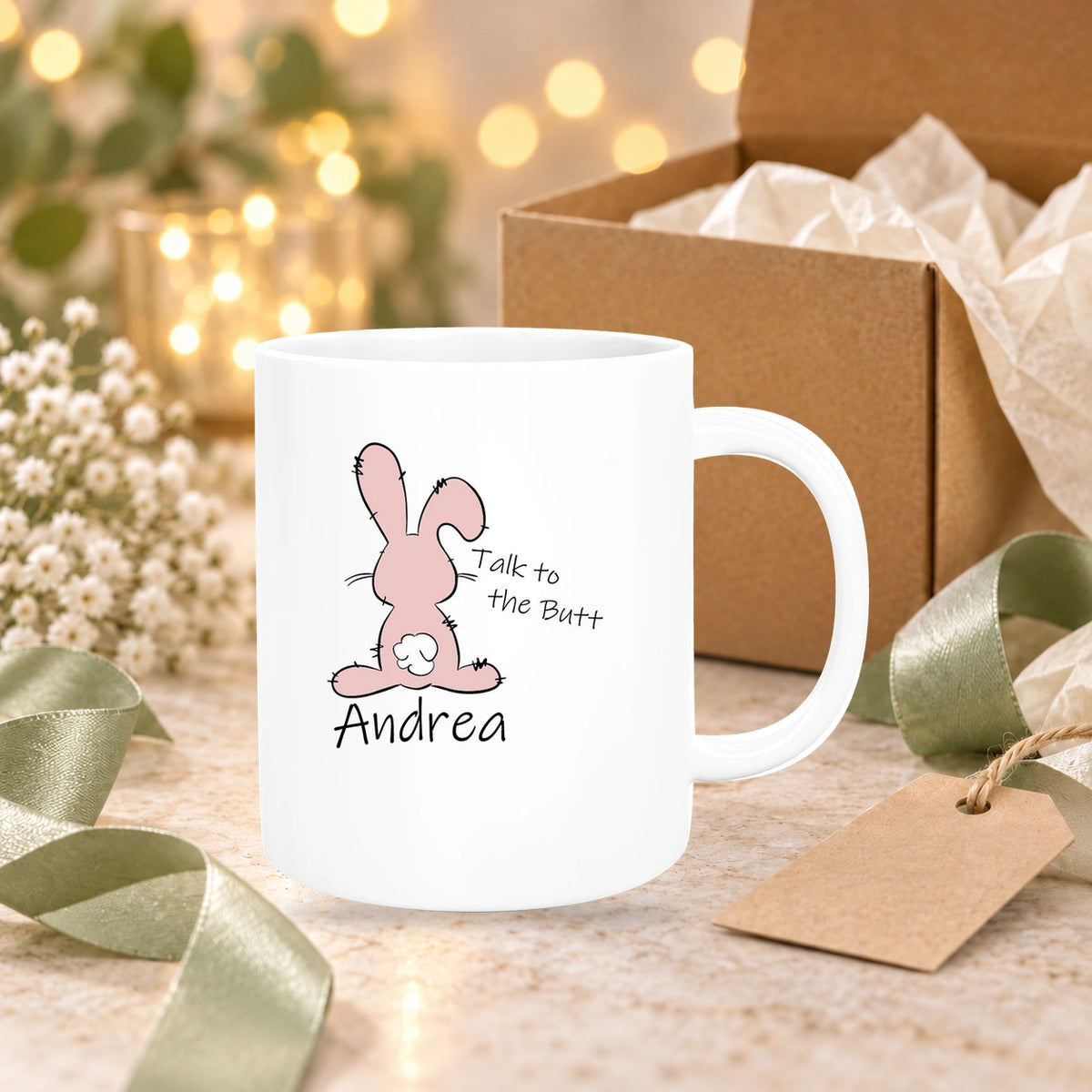 MUCKKI-PRO:64315a42065117e6652e905f62b64738b181320a0ee4ba1582d1c4a745ca5156:Tasse Ostern - Hase Talk to the Butt Wunschnamen Keramik personalisiert versch. Farben