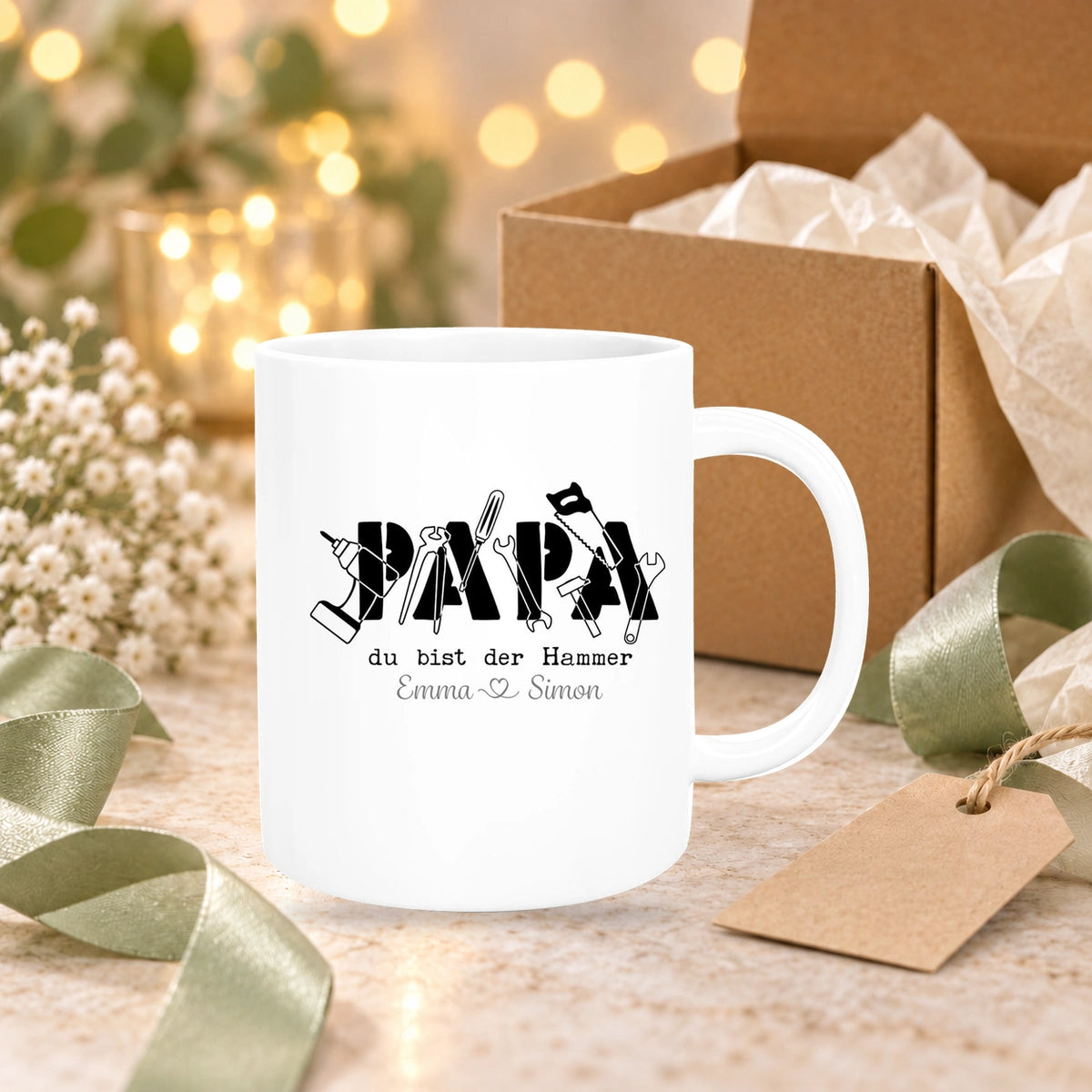 MUCKKI-PRO:dfc06814105ca5312fa6b39c205f9097a3f4dbd19476bf54b40ce39950fcca57:Tasse Vatertag 9 Papa, "Du bist der Hammer" Wunschnamen Keramik Personalisiert versch. Farben