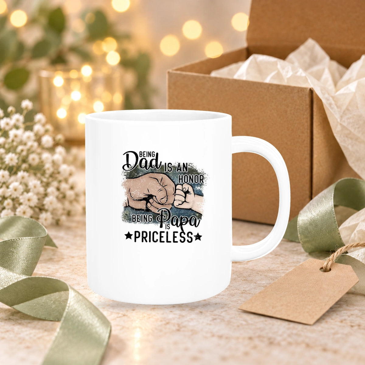MUCKKI-PRO:9c9ae216dac51bc6e01e96370e221822fa7dd7010c24fd8cdfdc0c18cb13c6ac:Tasse Vatertag 4 "Being Papa is Priceless" Keramik versch. Farben