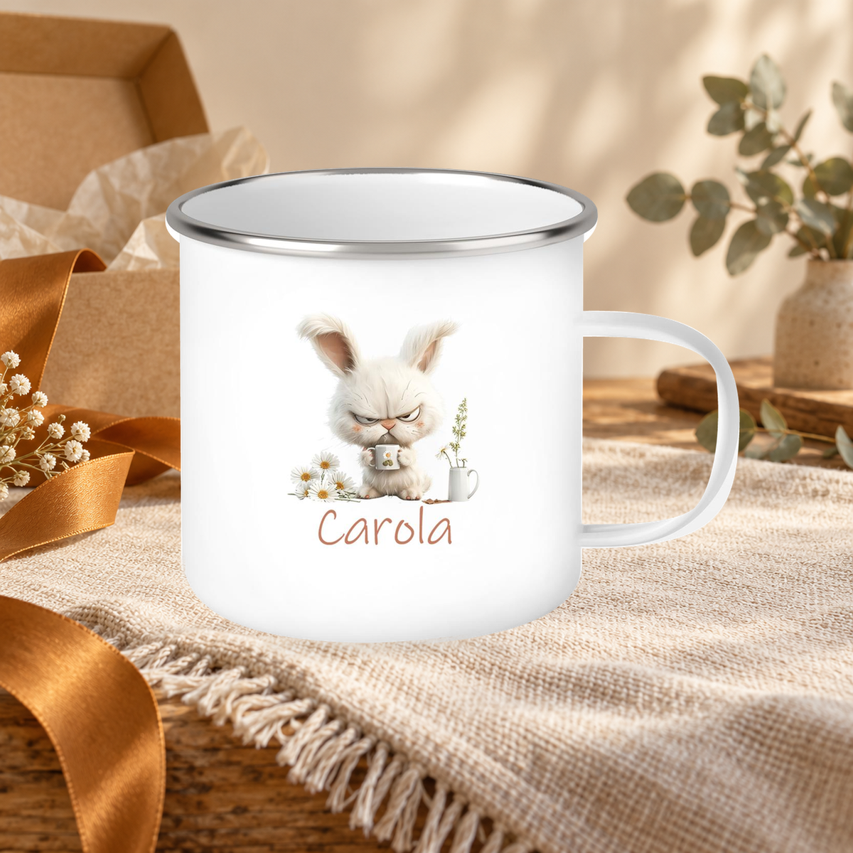 MUCKKI-PRO:4b7e1bbf4a8b30c5cc90a78c43d170976f53863f6a1e7cbae23ce801cc4daff2:Tasse Ostern Grumpy-Bunny 1 Wunschnamen personalisiert Emaillie