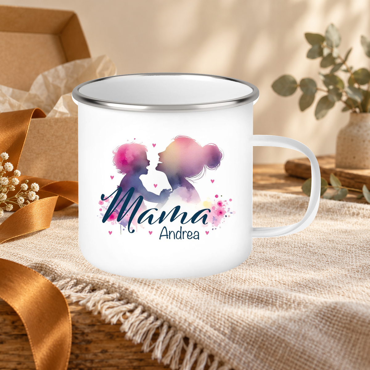 MUCKKI-PRO:092097546cbb4ef8bf7460d712f6c8e305e5bab44c3a20bcc8a0cded3d14bac3:Tasse Muttertag 11 Wunschnamen Emaille Personalisiert