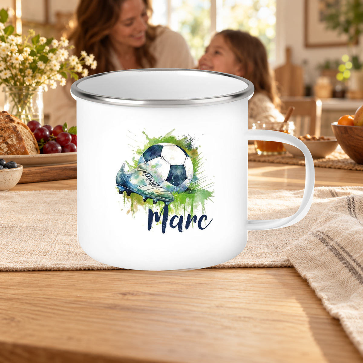 MUCKKI-PRO:1f47ff7f535da26535852fffca3226c175f440ae4c8901b8eba1969a239ecc23:Tasse Fußball 4 Wunschname Emaille Kinderbecher personalisiert