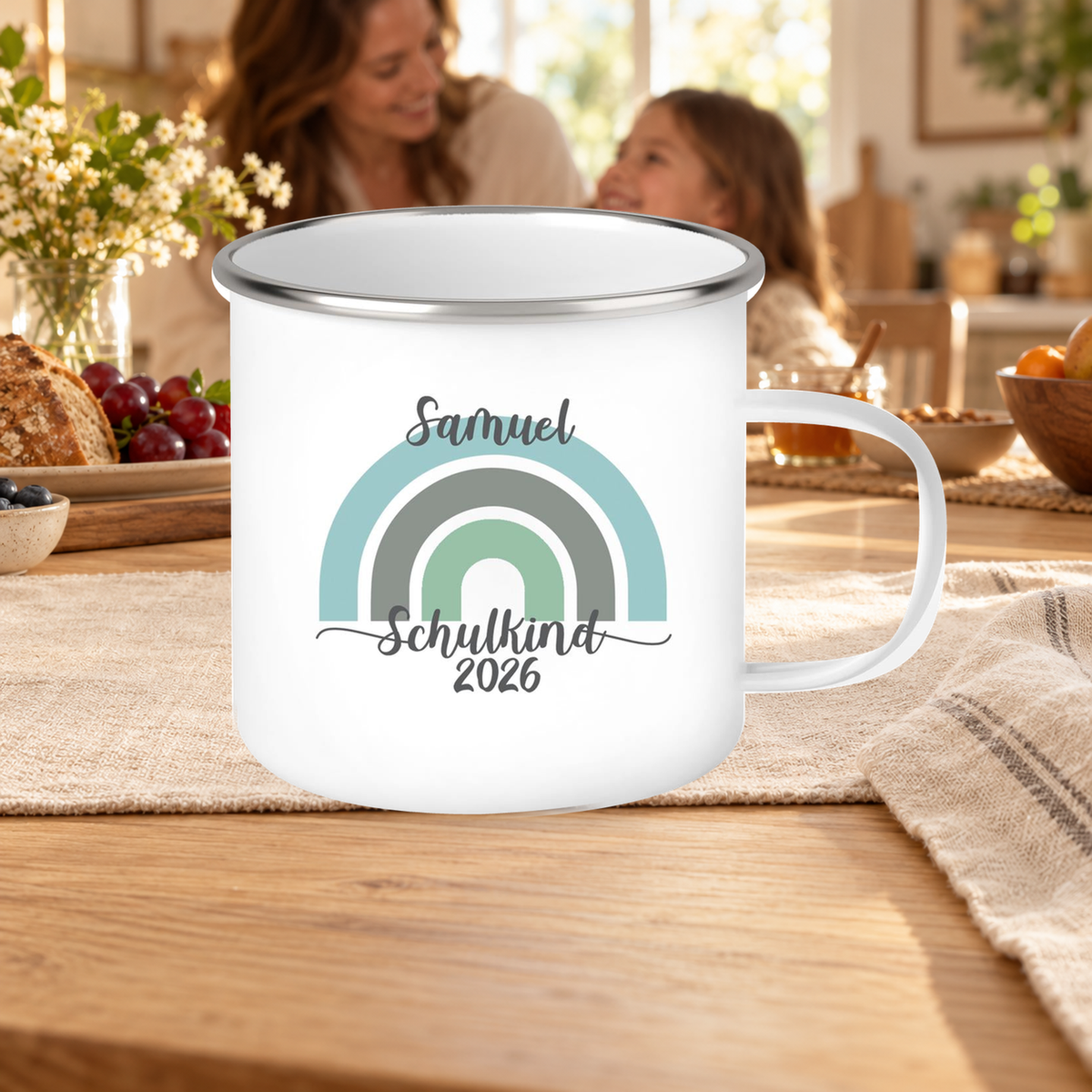 MUCKKI-PRO:2b068b9c1045e5cae717affa197b40243c2e2d77a1a0d165b19c42f6e35586af:Tasse Schulkind 05 Wunschname Rainbow Emaille Kinderbecher Personalisiert