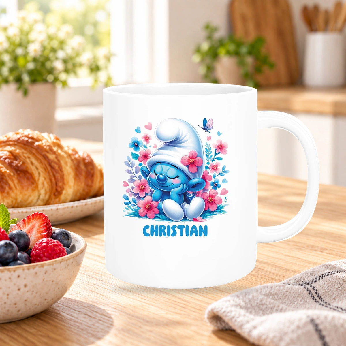 MUCKKI-PRO:69133f1da7305e9cda70dc35d2a53bf47c6c8bfd37902fb3436bf42f3c74335d:Tasse Kinder Schlumpf 1 mit Blumen Wunschname Keramik Kinderbecher personalisiert versch. Farben