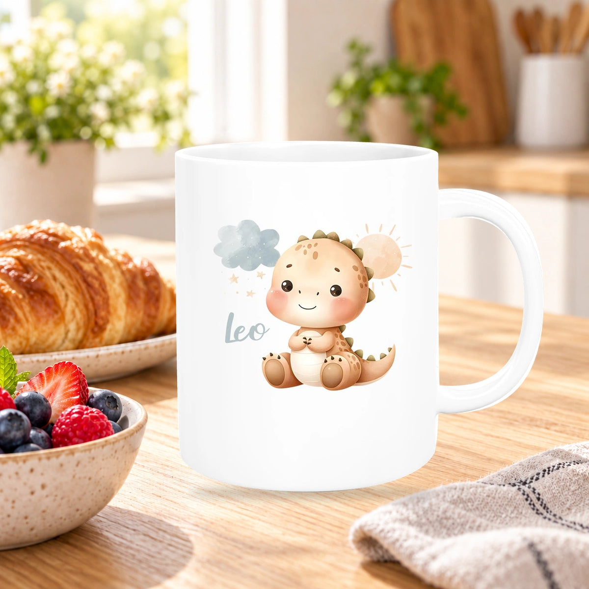 MUCKKI-PRO:aef9ceca4667b9391e3bbe41e57767f12ddf4d851642934e759589ed91aea114:Tasse Dino 19 Wunschname Keramik Kinderbecher Personalisiert versch. Farben