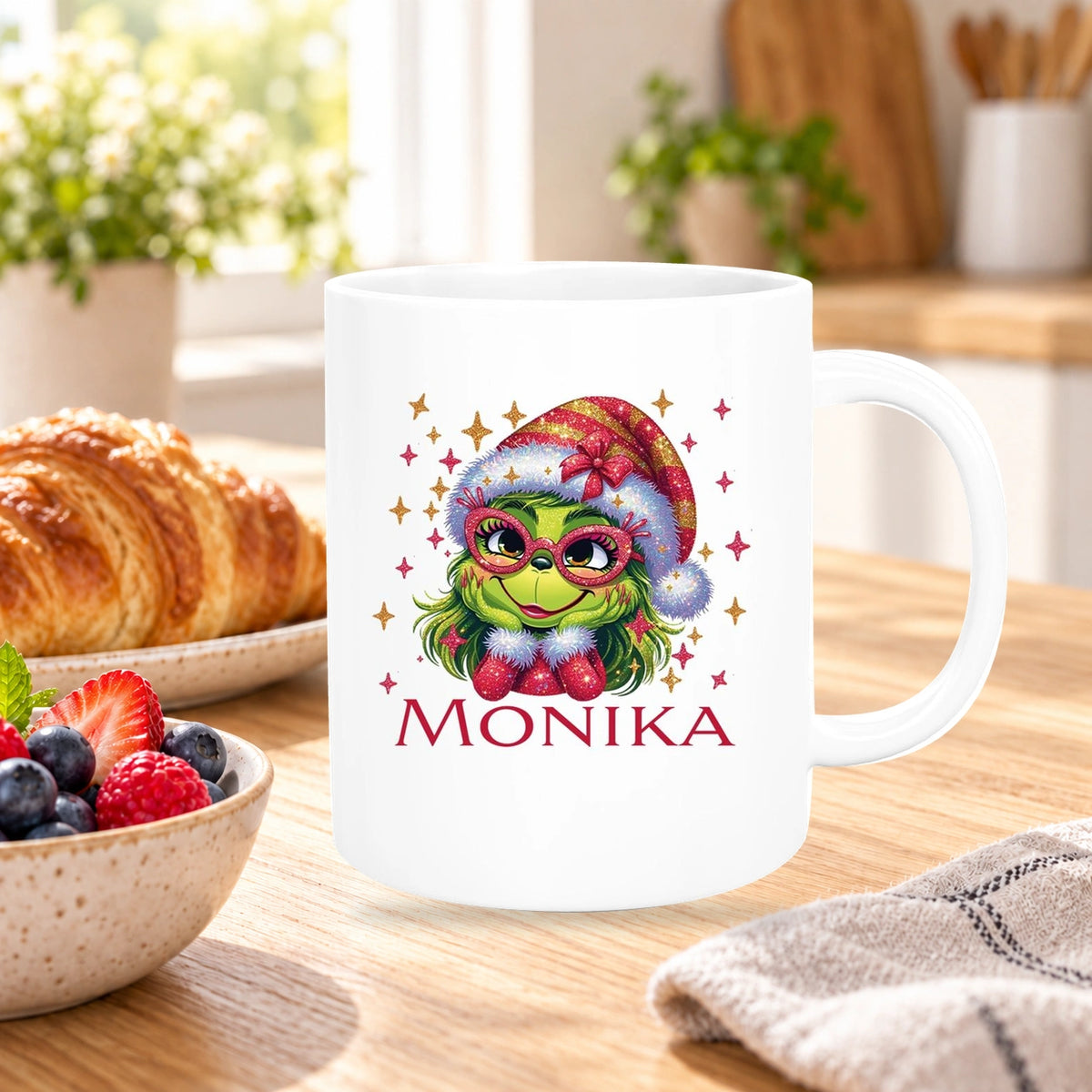 MUCKKI-PRO:de8306c8ca1920f8d4a196797f16a7d12af060252ca71e140203eb6bbbbb785d:Tasse Wunschname Weihnachten Lady-Grinch 1 Keramik Kinderbecher versch. Farben
