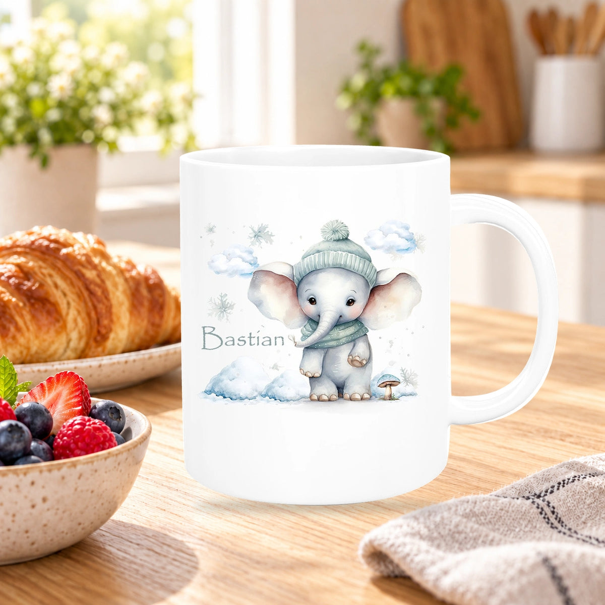 MUCKKI-PRO:7fdf04cd248f43ebe5693922c082741b6009db48c5372ed61e7b3252a2a45a05:Tasse Wunschname Christmas Elefant 2 Keramik Kinderbecher versch. Farben