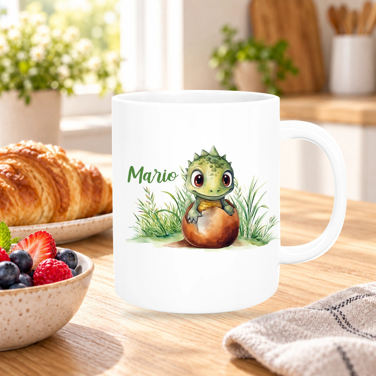 MUCKKI-PRO:3504b827ec4c52407785a6195e2e08639c1de73c133809d4c9d41a141847842e:Tasse Dino 7 Wunschname Keramik Kinderbecher Personalisiert versch. Farben