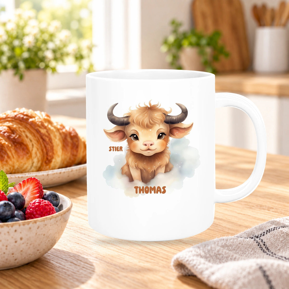 MUCKKI-PRO:b7cacb7fe0841234e4f0333d36908a12117ad153712497303a34e8eb62f278c0:Tasse Sternzeichen Kinder Stier 1 Wunschname Keramik Kinderbecher personalisiert versch. Farben