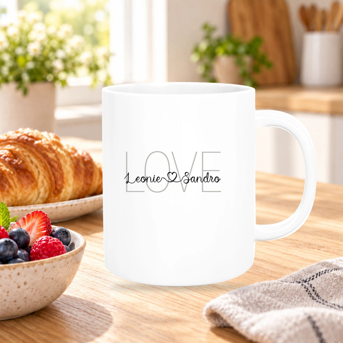 MUCKKI-PRO:933ff97e95c1d02ec34c393f56c39abaf7aa70c176c08b51e3894ff4d1d9f074:Tasse Liebe - Spruch "LOVE" Valentinstag Wunschnamen Keramik personalisiert versch. Farben