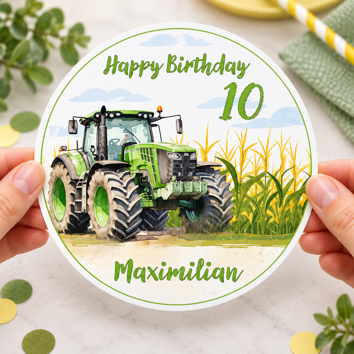 MUCKKI-PRO:f811270e85d461014282fcda8f6cf28e6133751387f6aff6af40b04b03088b3c:Tortenaufleger Geburtstag Traktor 1 Name & Zahl (20cm)