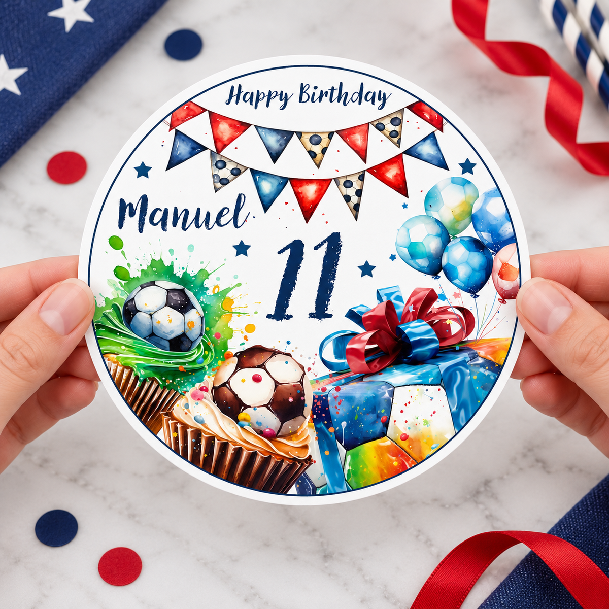 MUCKKI-PRO:03ce83a8770755d829c6b25e462d99e4b3c35ef84b9a2f4676ac561cf73dda4f:Tortenaufleger Geburtstag Fußball 3 Name & Zahl (20cm)