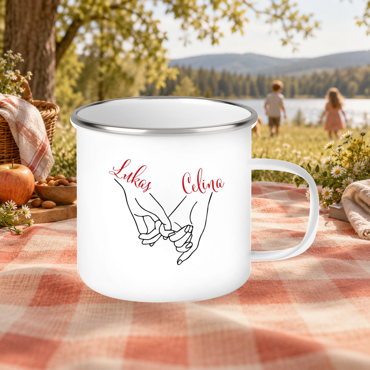 MUCKKI-PRO:dae7011bf2325f75fb21971c964d801030abb39f36454ec5b6f54686de8cf1aa:Tasse Hände Valentinstag 5 Wunschnamen Emaille personalisiert