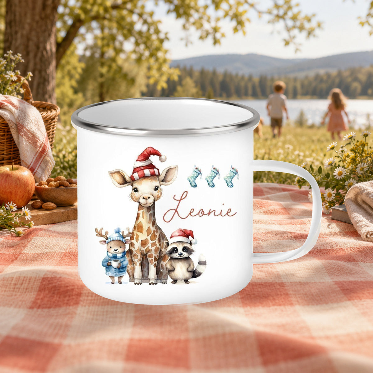 MUCKKI-PRO:c36a2a25ffb5f06dd4fdc635f4ad33c946badace2e371d615e54515dfd5f092e:Tasse Wunschname Weihnachten Tiere 1 Emaille Kinderbecher personalisiert