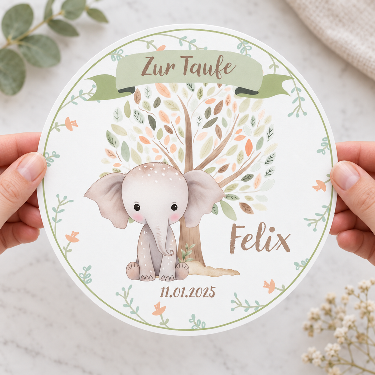 MUCKKI-PRO:eca8b2cceade5878235a7fd5b726d2dc3e8887f18ef017763584eb5c77c522f0:Tortenaufleger Taufe Elefant 1 Name & Datum (20cm)