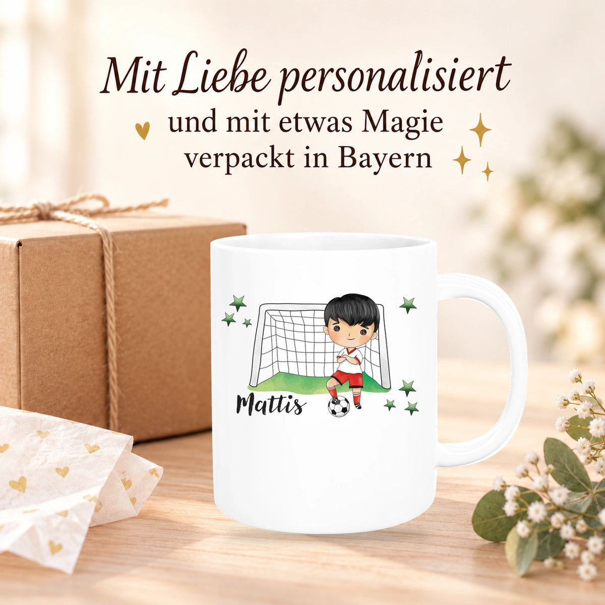 MUCKKI-PRO:0027ddb8162308e1682d8b0a7004c10e20000080a7e3f99162abc150b18ce3ba:Tasse Fußball 2 Wunschname Keramik Kinderbecher personalisiert versch. Farben