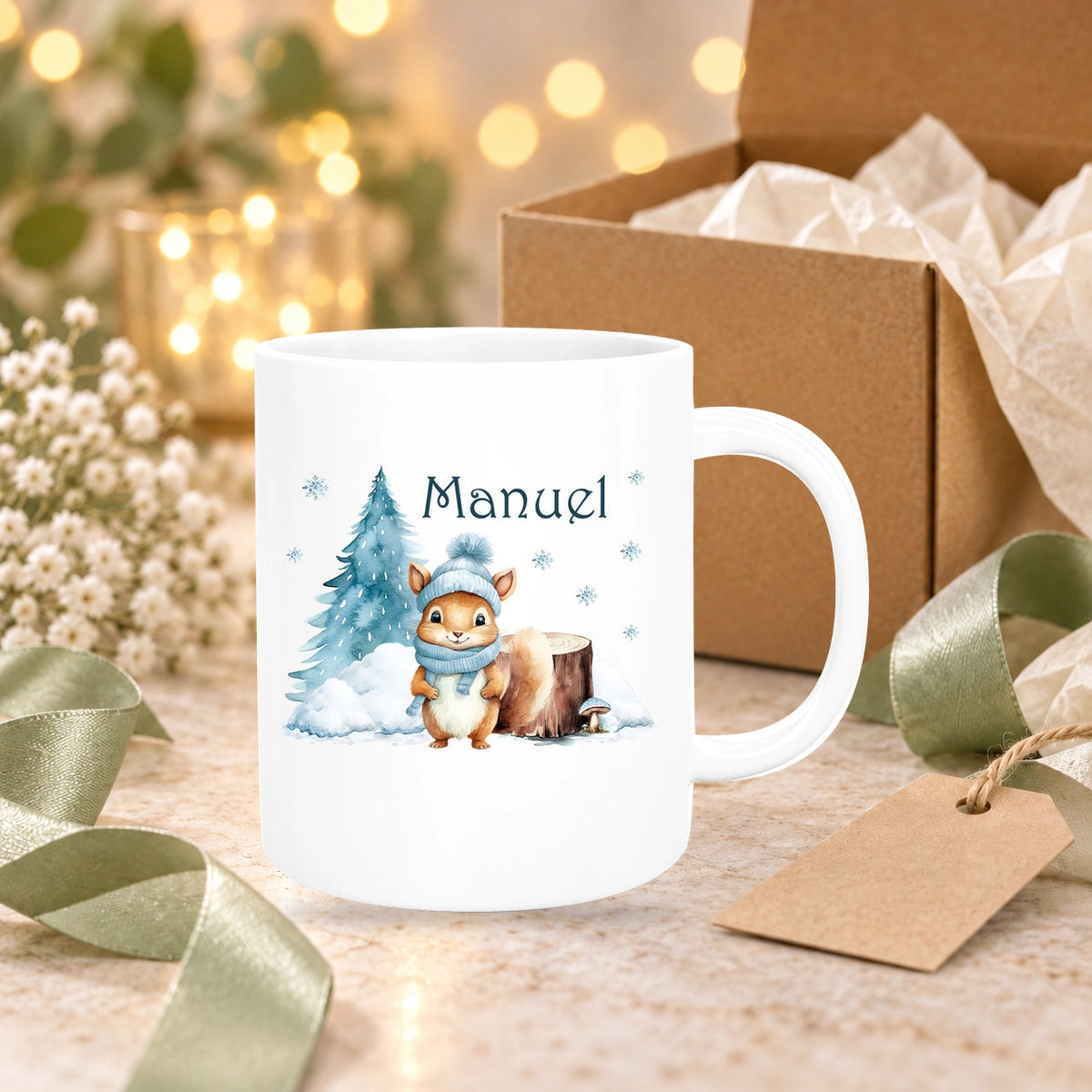 MUCKKI-PRO:9d135b5fb7e65842c3ce78ad8d97c00b088c74b9647461d28f3f38e1ce80dfc4:Tasse Wunschname Weihnachten Eichhörnchen 1 Keramik Kinderbecher versch. Farben