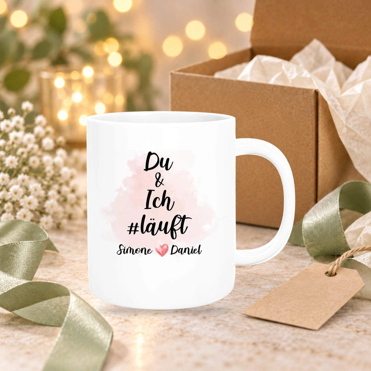 MUCKKI-PRO:2f36345db003121241793275a644a83bb90161611e99e01ace68cfbf144be013:Tasse Spruch "Du & Ich Läuft" Valentinstag 8 Wunschnamen Keramik personalisiert versch. Farben