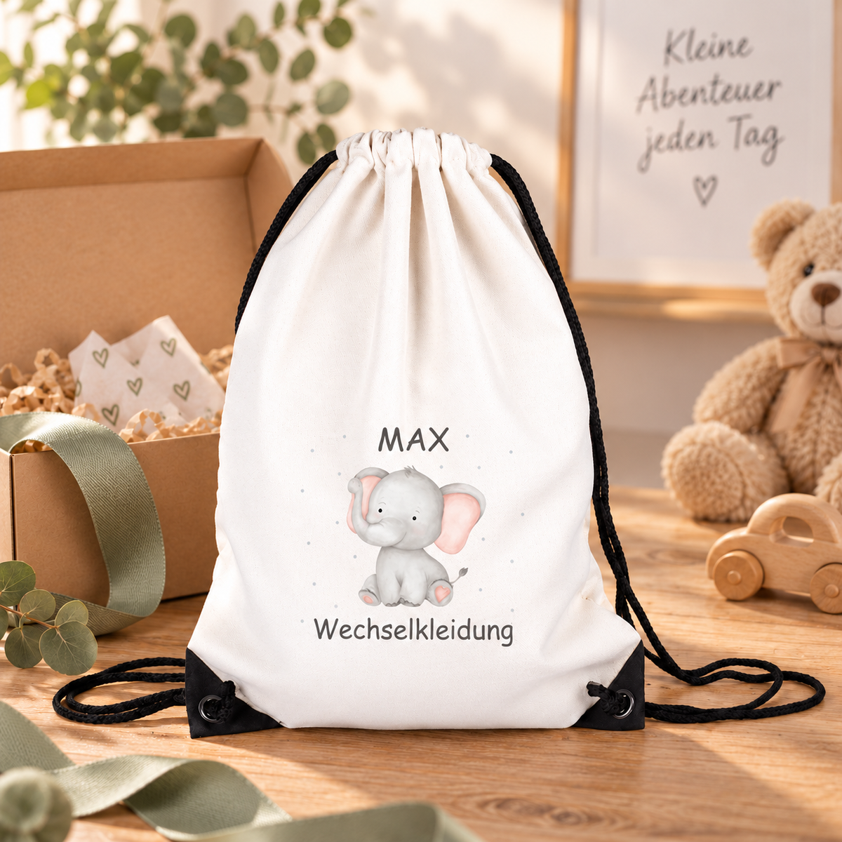 MUCKKI-PRO:833fb5f4e2eff61cec9a622a4cb01ac544cbe5d62401cc5a5085da7f786272ac:Turnbeutel für Kinder Wechselkleidung-Elefant 1  Personalisiert mit Namen inkl. schwarzem Kordelzugband