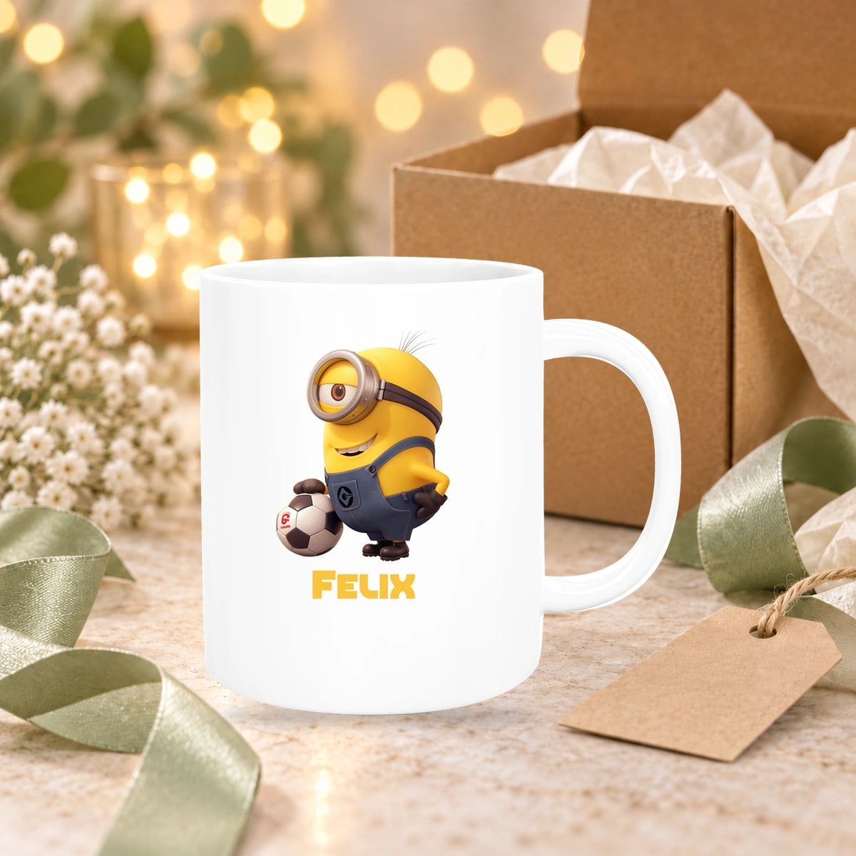 MUCKKI-PRO:5e6c941c0b92498f24d2265138b4b9d60ac03e32bb3ca5c3915538dfc99a99d9:Tasse Minions Kinder Minion 8 Fußball Wunschname Keramik Kinderbecher personalisiert versch. Farben