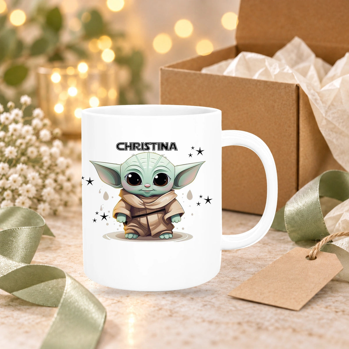 MUCKKI-PRO:02746b0f5ac9b730fe3f9e4af07218d3b8c3f987d876a6264dc2956be7a6162d:Tasse Wunschname Baby-Yoda 3 Keramik Kinderbecher personalisiert versch. Farben