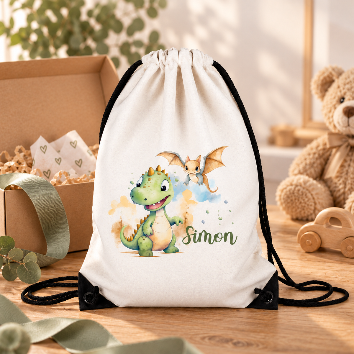 MUCKKI-PRO:bcfb11b03c1d174b5ca7fec014c4a1e5f2c83296ac4b7ddc71c19af8dd56c7e3:Turnbeutel Dino 6 mit Wunschname personalisiert