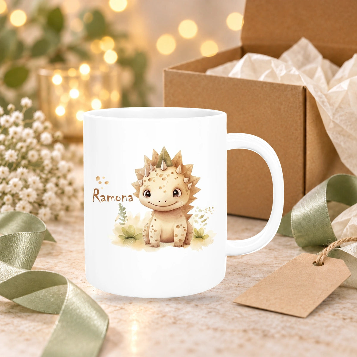 MUCKKI-PRO:75345327a10c7961e3404ef139b6115dd5fba4de40092ff77971ae13c9b4765e:Tasse Wunschname Dino 2 Keramik Kinderbecher versch. Farben