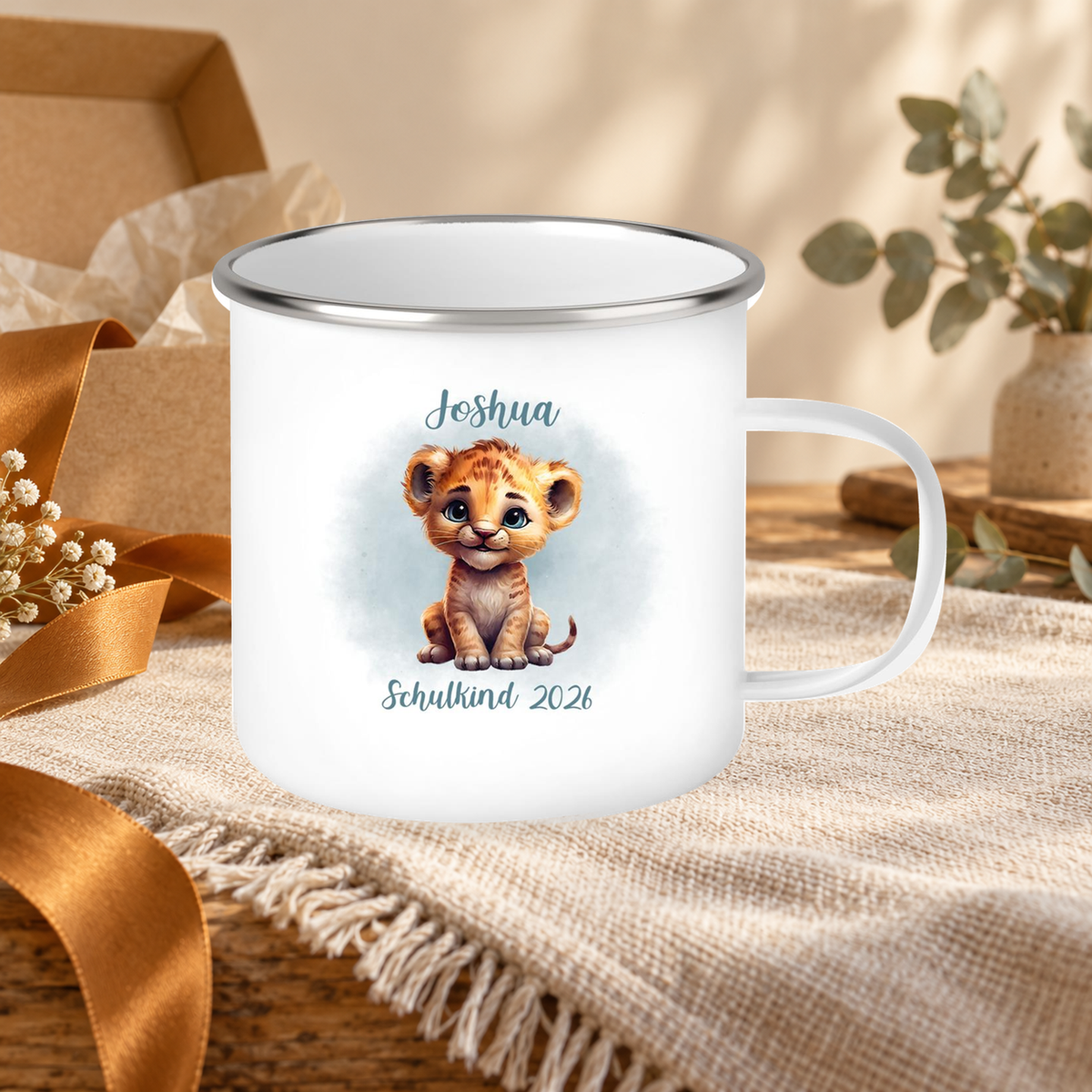 MUCKKI-PRO:07337e165b5a02d2b1477289c92a33eca787214fea03fc18955e4494c5986ce4:Tasse Schulkind 07 Wunschname Tiger 1 Emaille Kinderbecher Personalisiert
