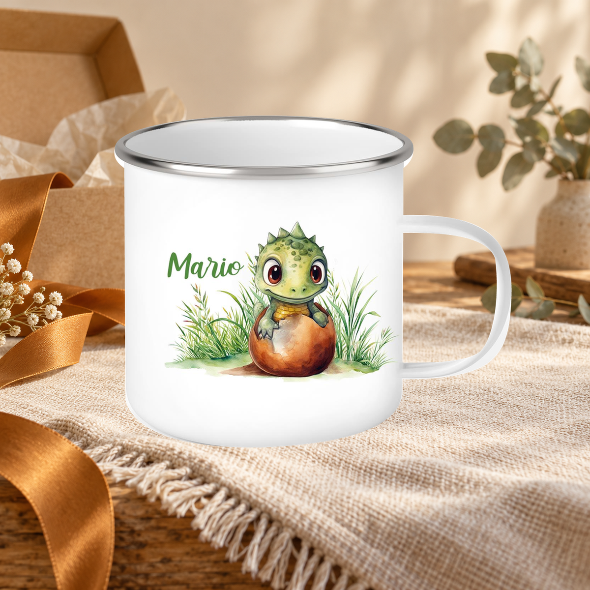 MUCKKI-PRO:1762bece5df9e2b5a7464aacf7f7a8262c4114aec5eafc47876a7c07730ee439:Tasse Wunschname Dino 7 Emaille Kinderbecher