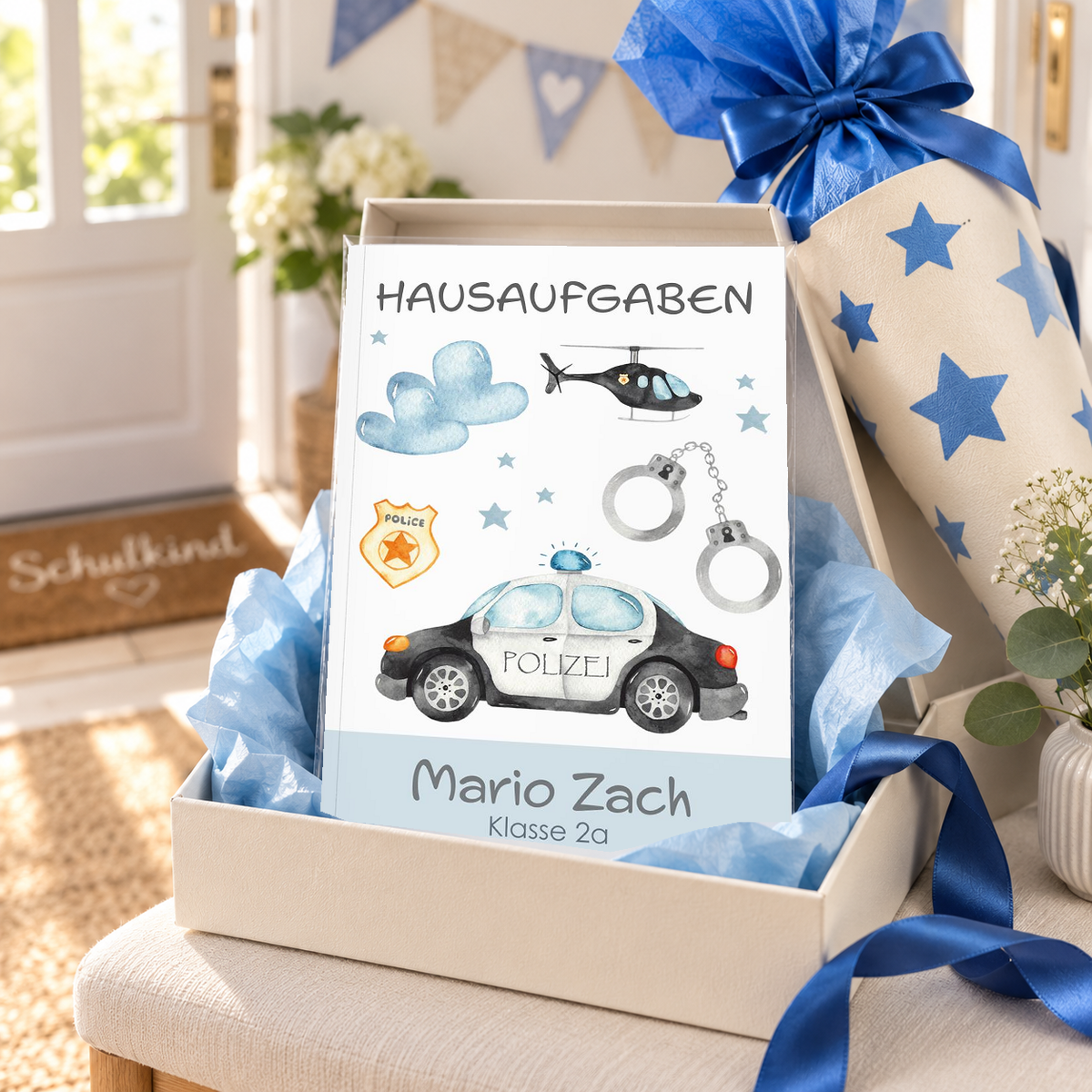 MUCKKI-PRO:f6d3be4bb1a28f2951eb5e7abbe7fe3d30b383cc29179f761f28f1933ca3f52e:Hausaufgabenheft Polizei 1 DIN A5 - 48 Blatt mit Name und Klasse