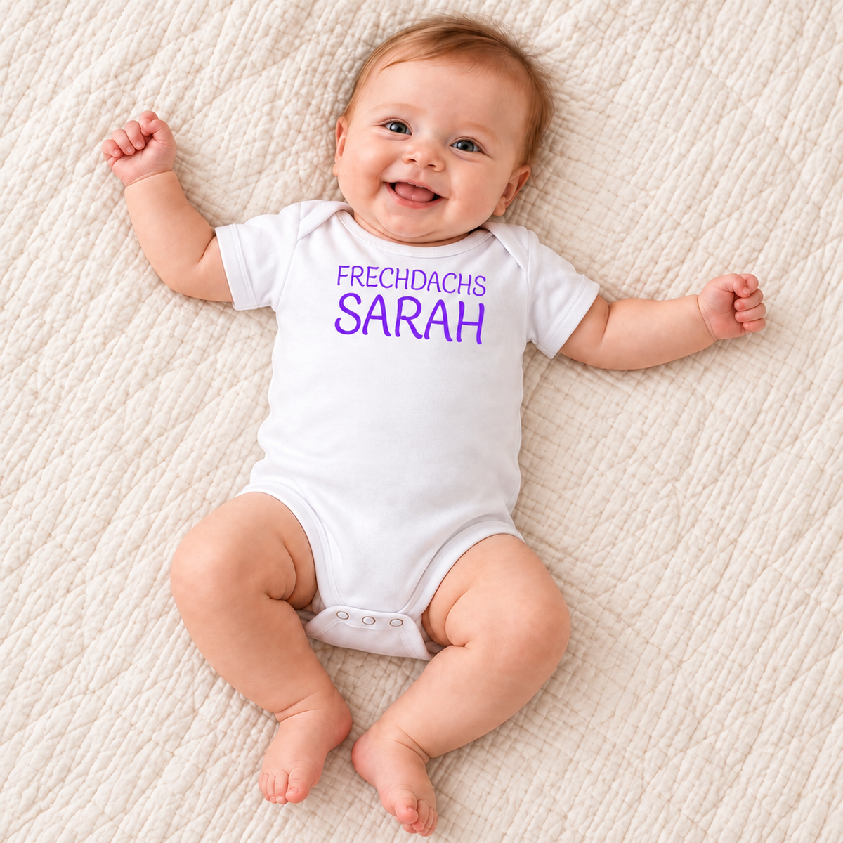 MUCKKI-PRO:4a7e089bc7e5c3d1fa4ae41ed1a8c9a52d93ab9ffb43797e40fb899369cb7342:Personalisierter Babybody „Frechdachs“ mit deinem Wunschnamen